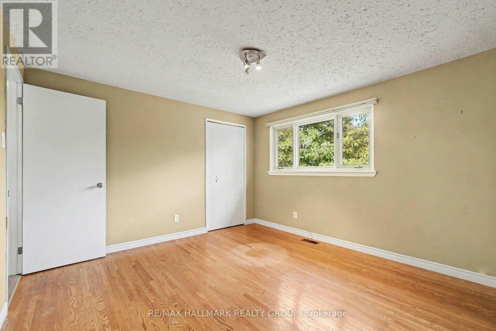 10 Woodview Crescent, Ottawa, ON, K1B 3A9 - 20