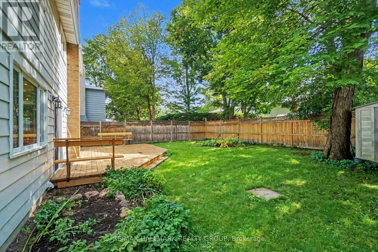 10 Woodview Crescent, Ottawa, ON, K1B 3A9 - 29