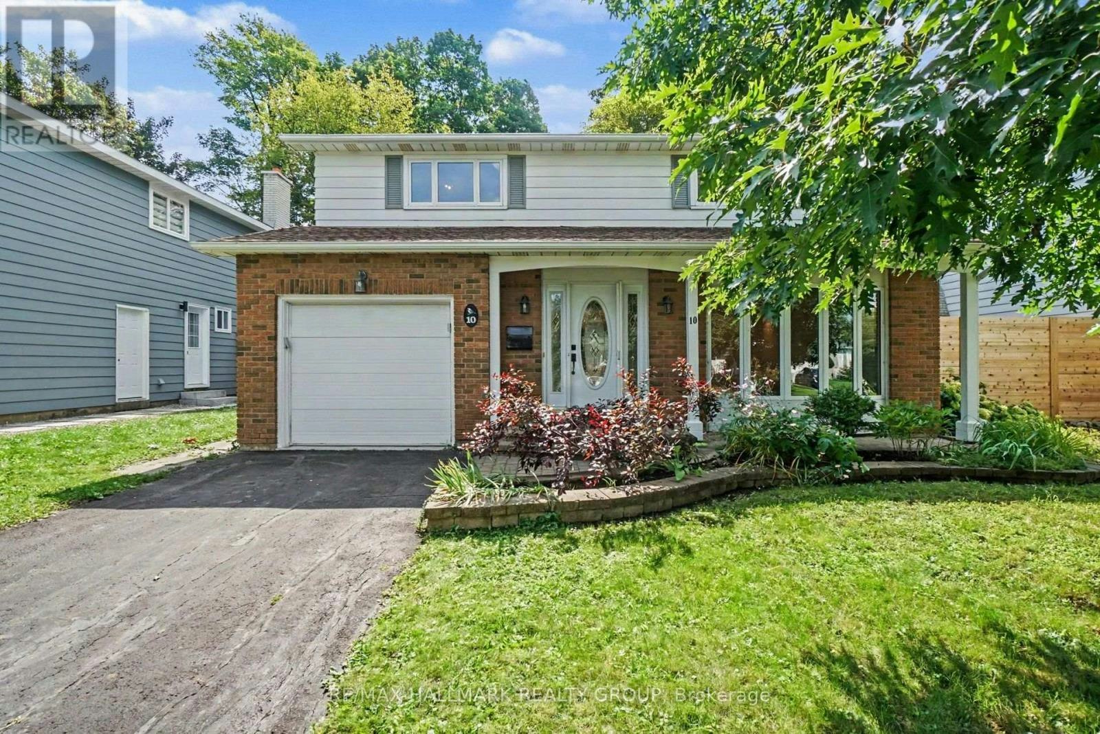 10 Woodview Crescent, Ottawa, ON, K1B 3A9