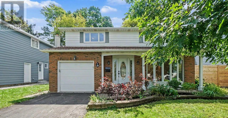 10 Woodview Crescent, Ottawa, ON, K1B 3A9