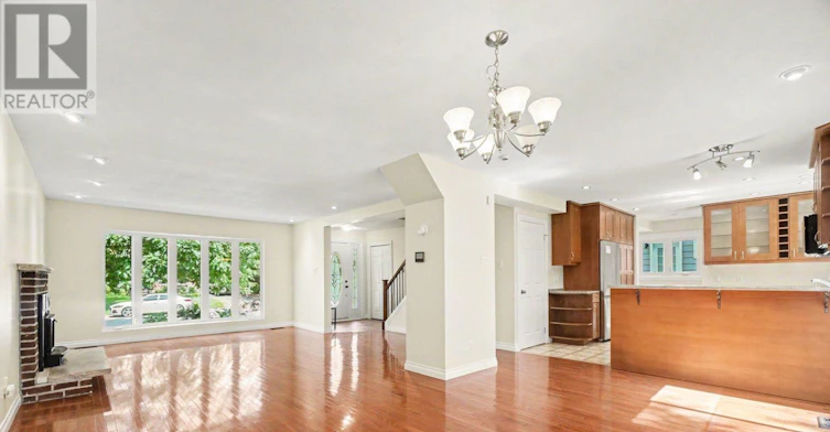 10 Woodview Crescent, Ottawa, ON, K1B 3A9 - 9