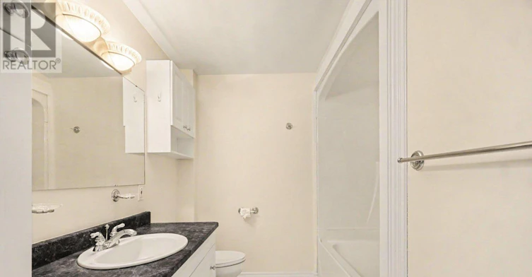 10 Woodview Crescent, Ottawa, ON, K1B 3A9 - 17