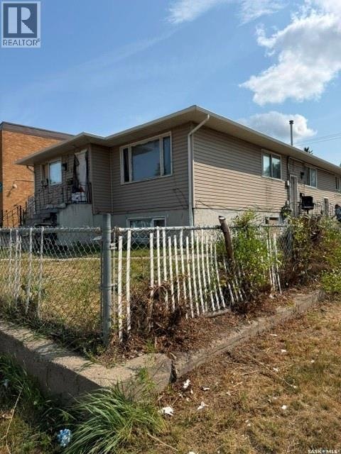 1627 22nd Street W, Saskatoon, SK, S7R 0J9