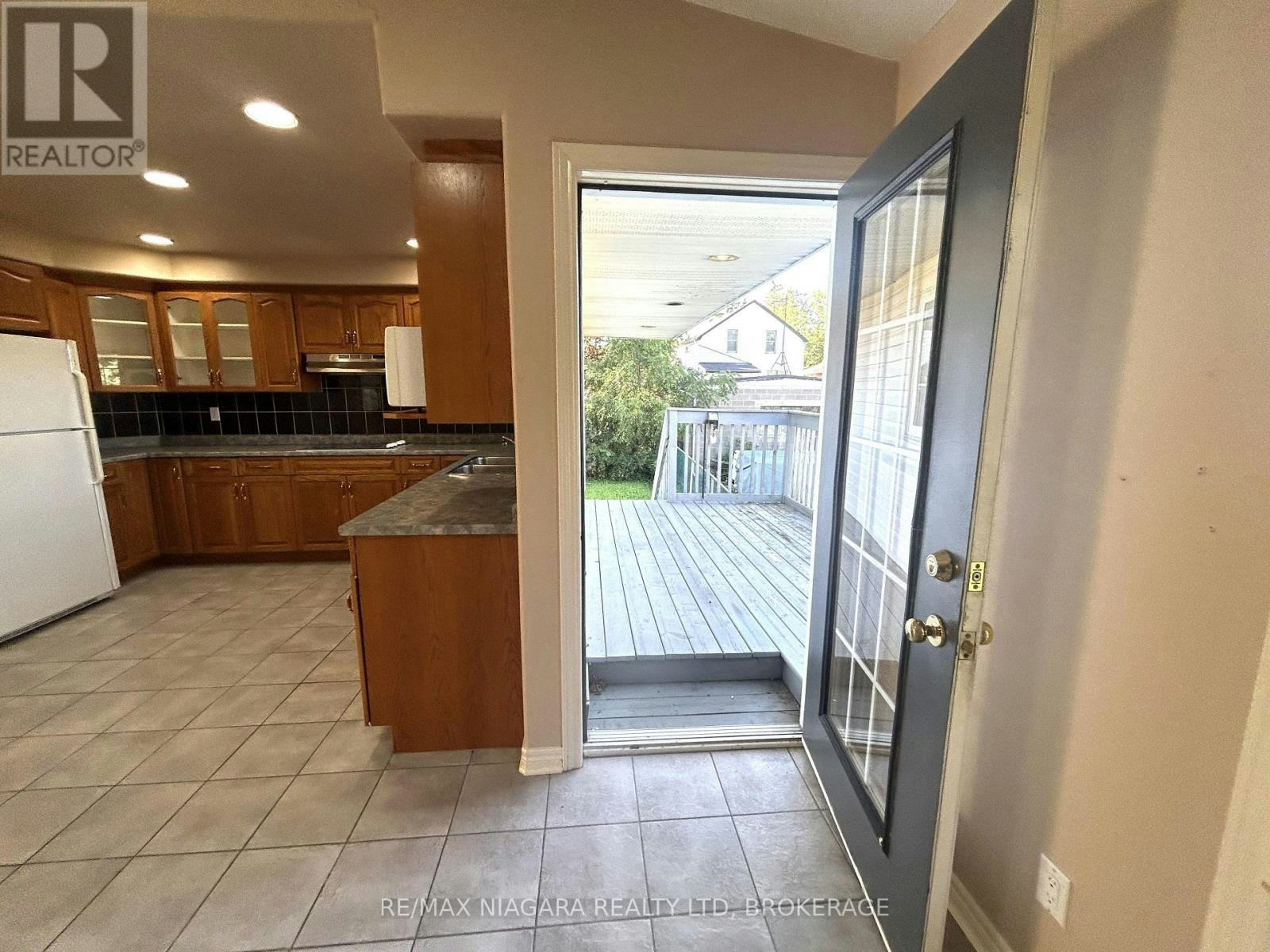 MAIN FLOOR-11 Ursula Avenue, St. Catharines, ON, L2T 1S9 - 9