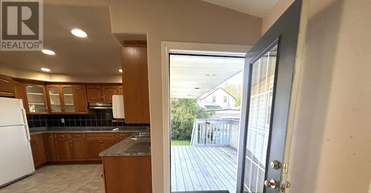 MAIN FLOOR-11 Ursula Avenue, St. Catharines, ON, L2T 1S9 - 9