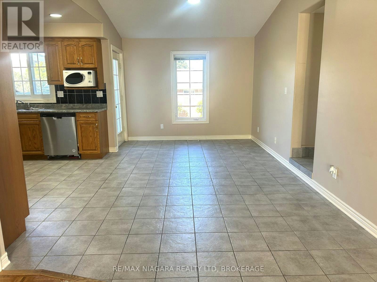 MAIN FLOOR-11 Ursula Avenue, St. Catharines, ON, L2T 1S9 - 8