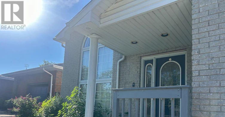 MAIN FLOOR-11 Ursula Avenue, St. Catharines, ON, L2T 1S9 - 2