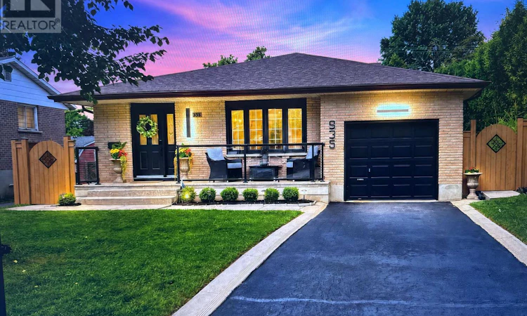 935 Pembridge Crescent