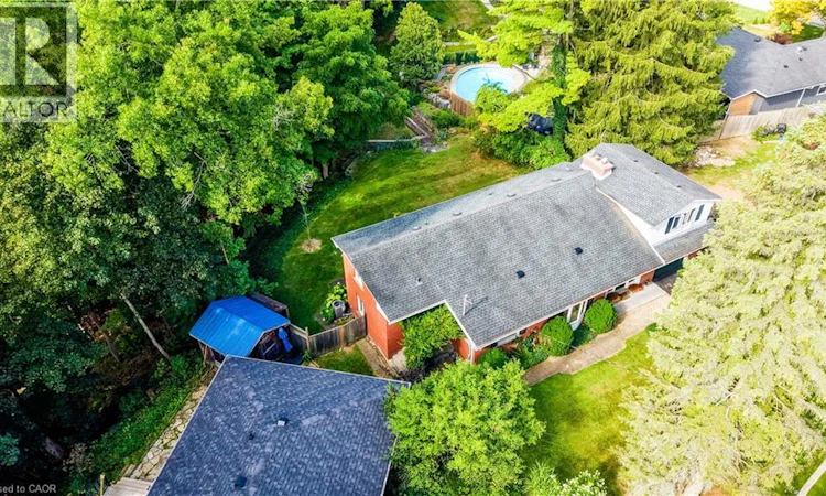 4 Mayfair Court