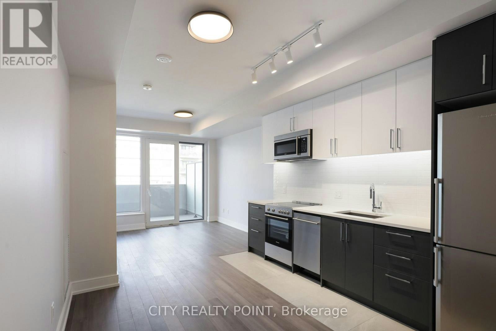 1105-2525 Bathurst Street, Toronto, ON, M6B 2Y9