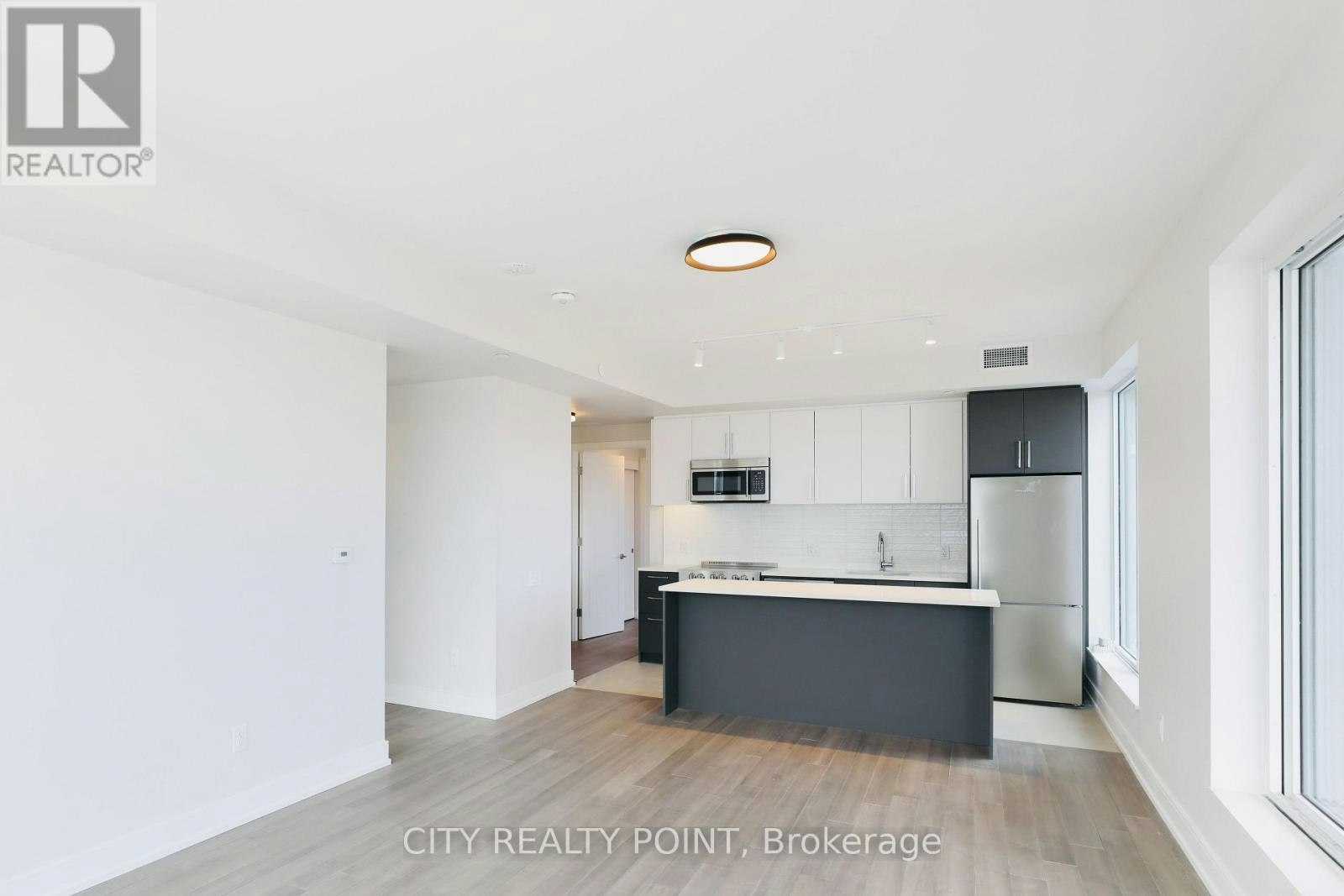 909-2525 Bathurst Street, Toronto, ON, M6B 2Y9 - 3