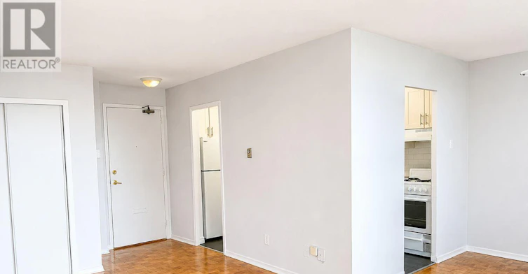 701-525 Eglinton Avenue E, Toronto, ON, M4P 2P6 - 5