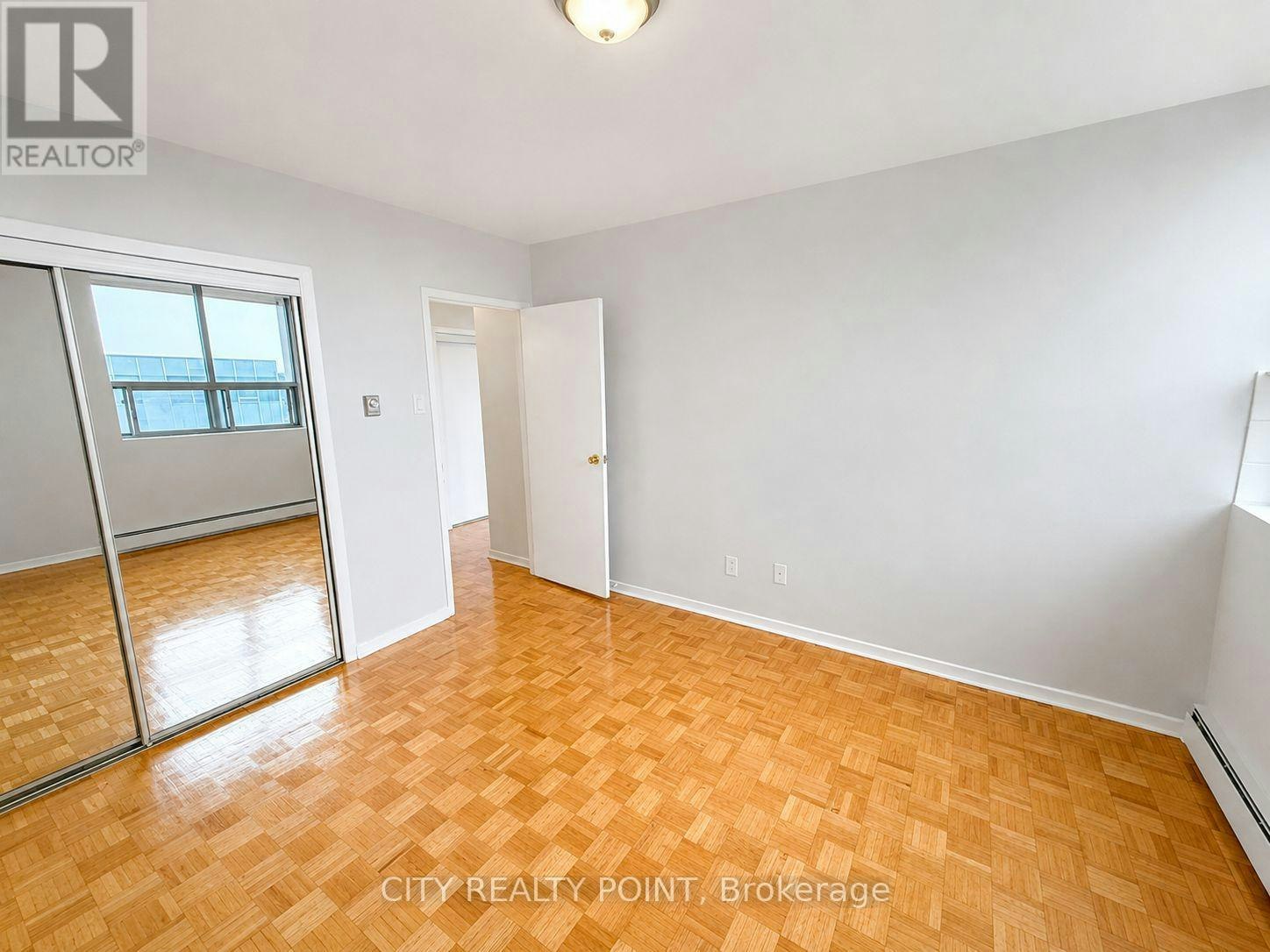 701-525 Eglinton Avenue E, Toronto, ON, M4P 2P6 - 7