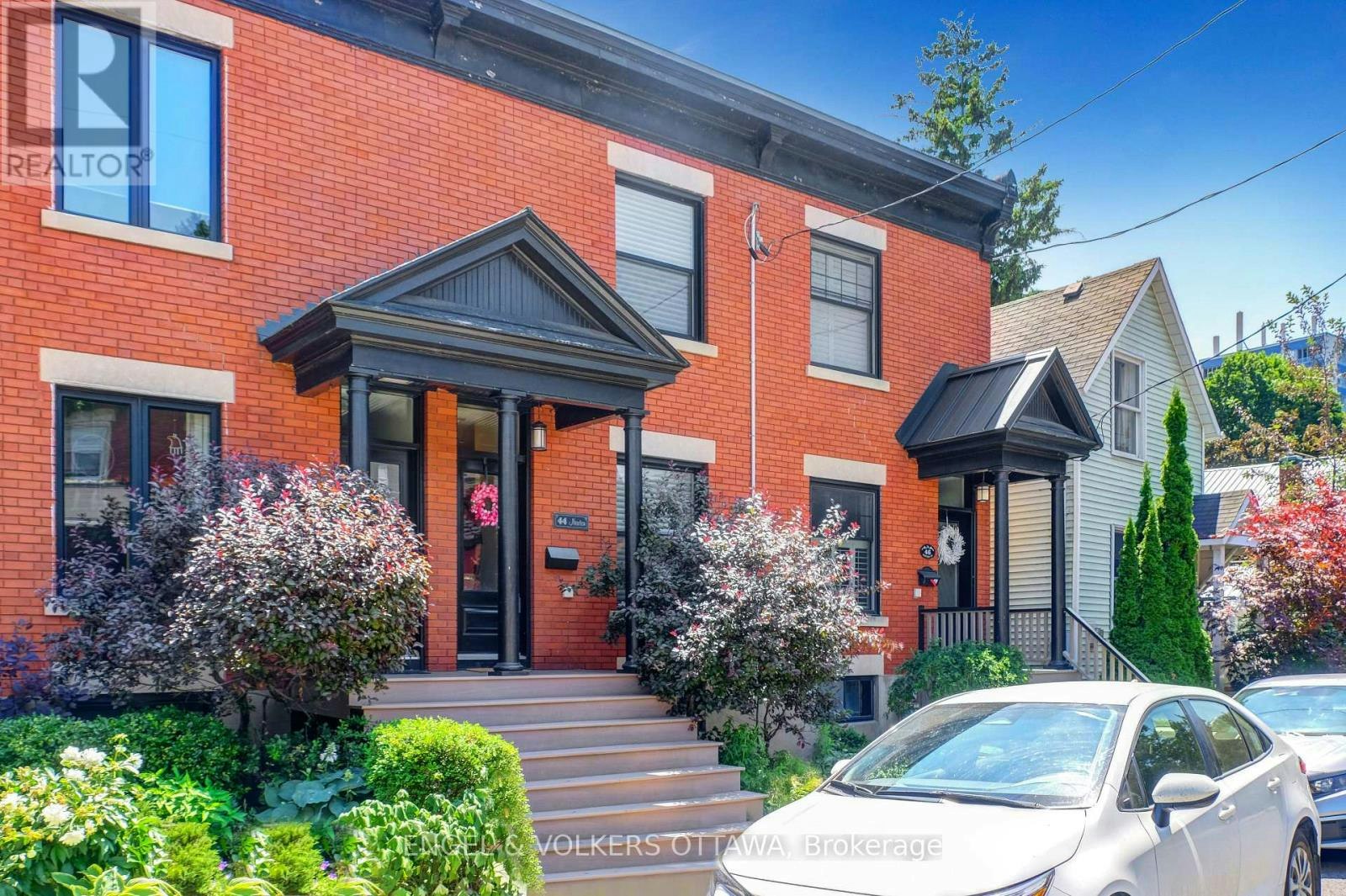 44 Newton Street, Ottawa, ON, K1S 2S7 - 2