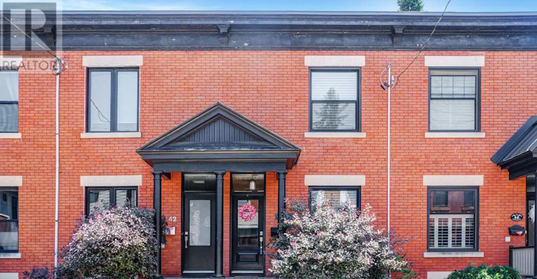 44 Newton Street, Ottawa, ON, K1S 2S7