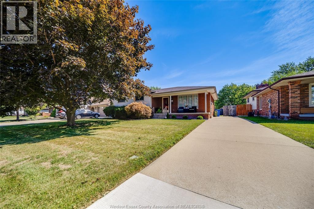 380 Woodridge Drive, Tecumseh, ON, N8N 3A8
