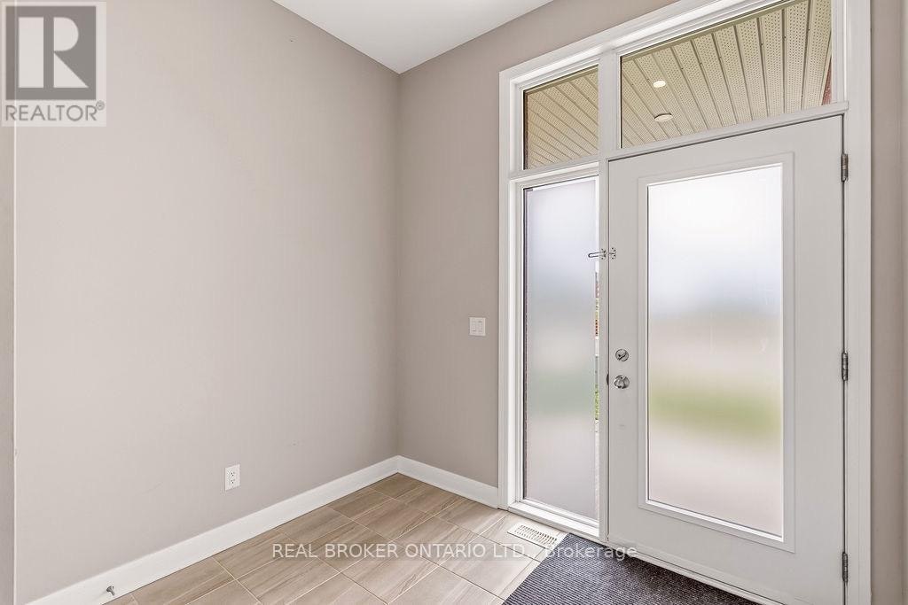 78 Michael Stoqua Street, Ottawa, ON, K1K 5A2 - 3