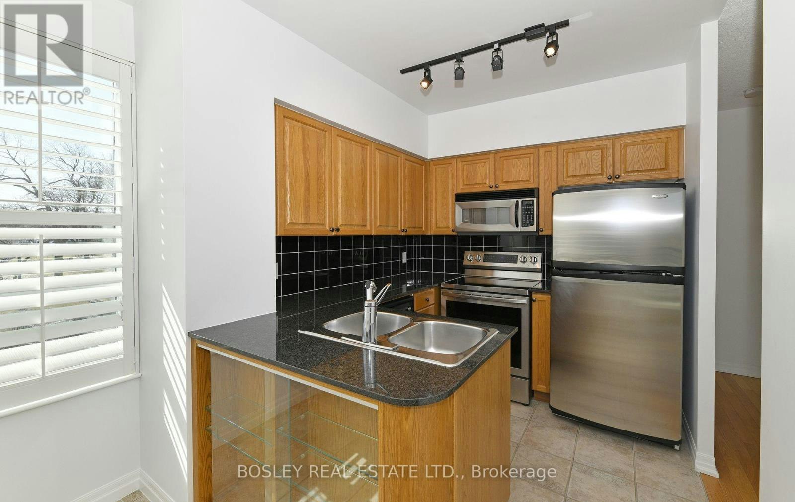 207-38 Fontenay Court, Toronto, ON, M9A 5H5 - 26