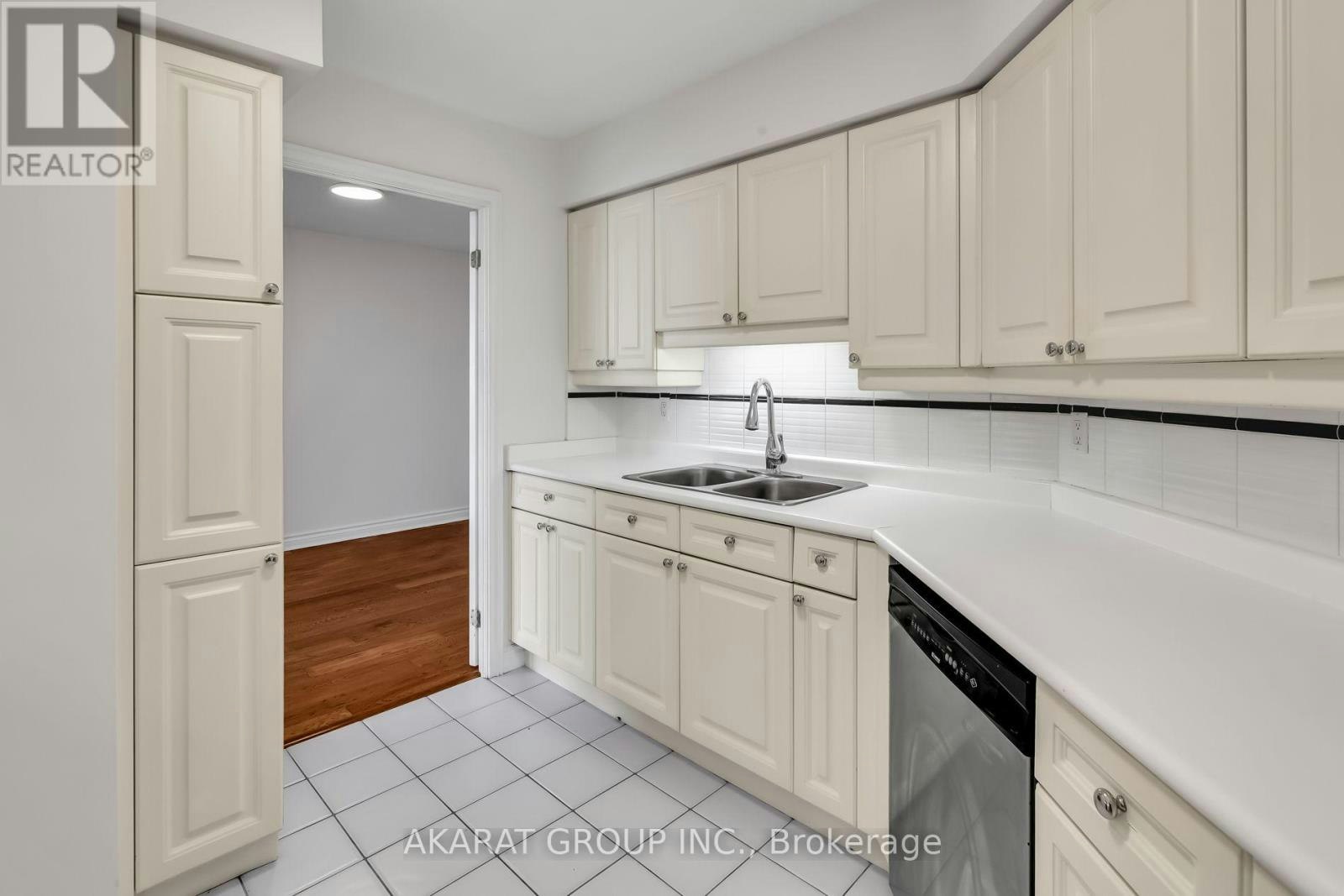 602-1 Palace Pier Court, Toronto, ON, M8V 3W9 - 11