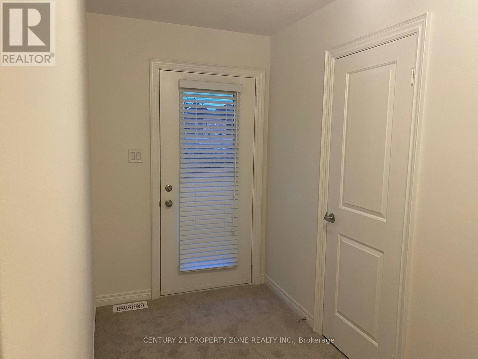 2 Queenpost Drive, Brampton, ON, L6Y 6L2 - 5