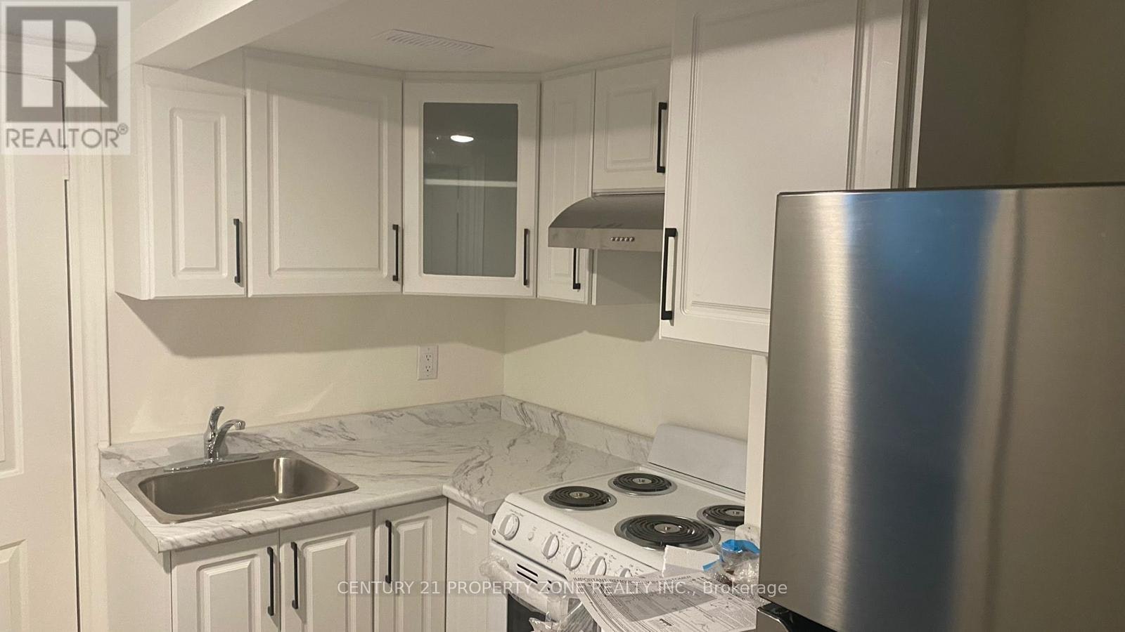 2 Queenpost Drive, Brampton, ON, L6Y 6L2 - 3