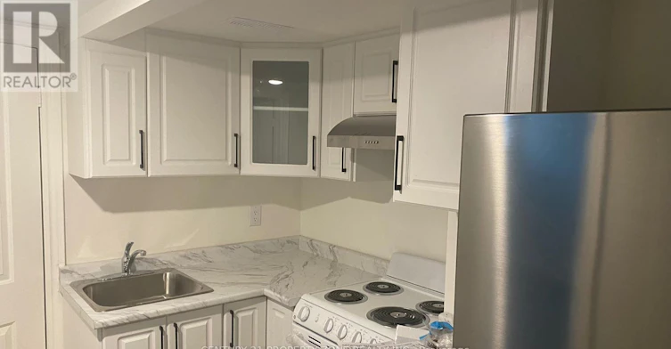 2 Queenpost Drive, Brampton, ON, L6Y 6L2 - 3