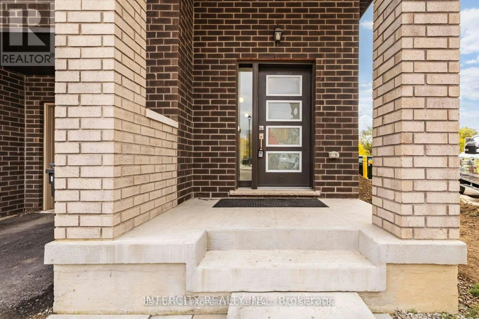 2 Queenpost Drive, Brampton, ON, L6Y 6L2 - 4