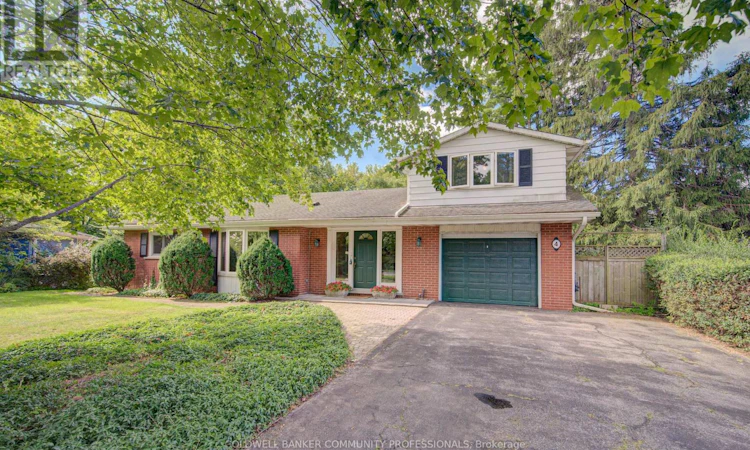 4 Mayfair Court