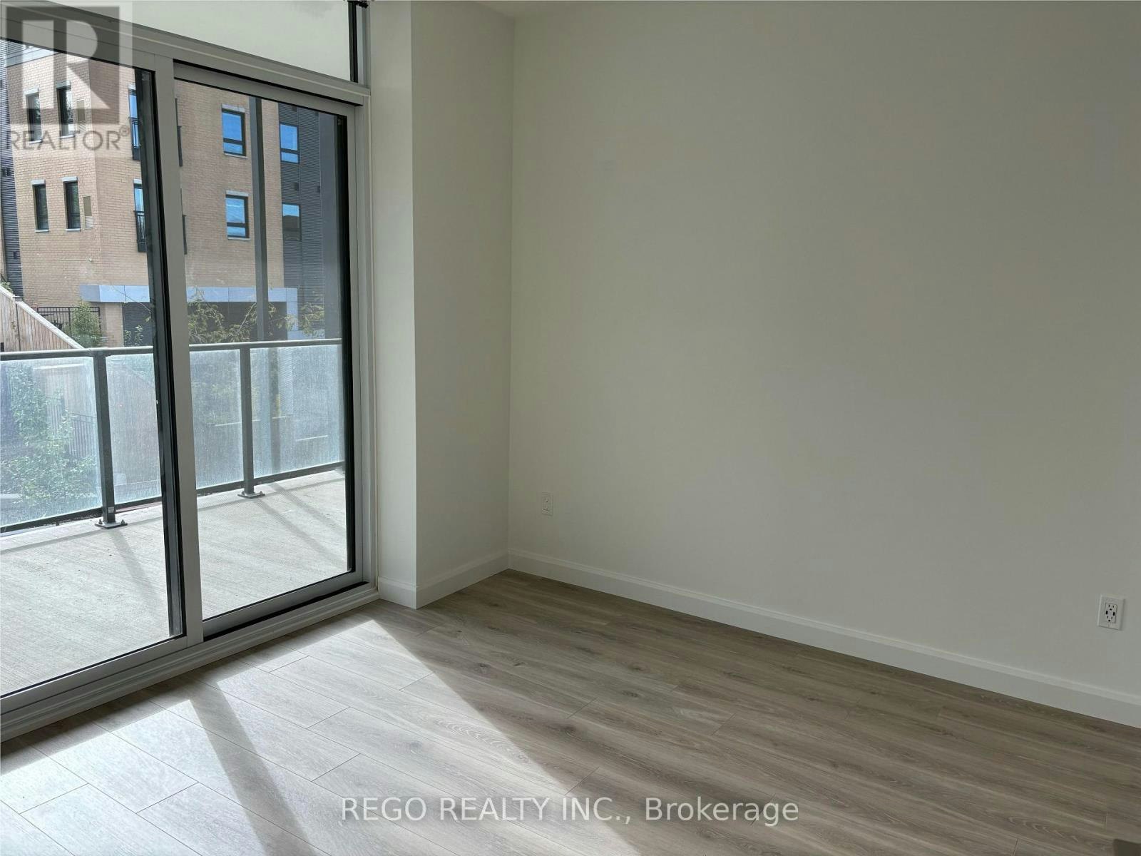 104-741 King Street W, Kitchener, ON, N2G 1E5 - 8