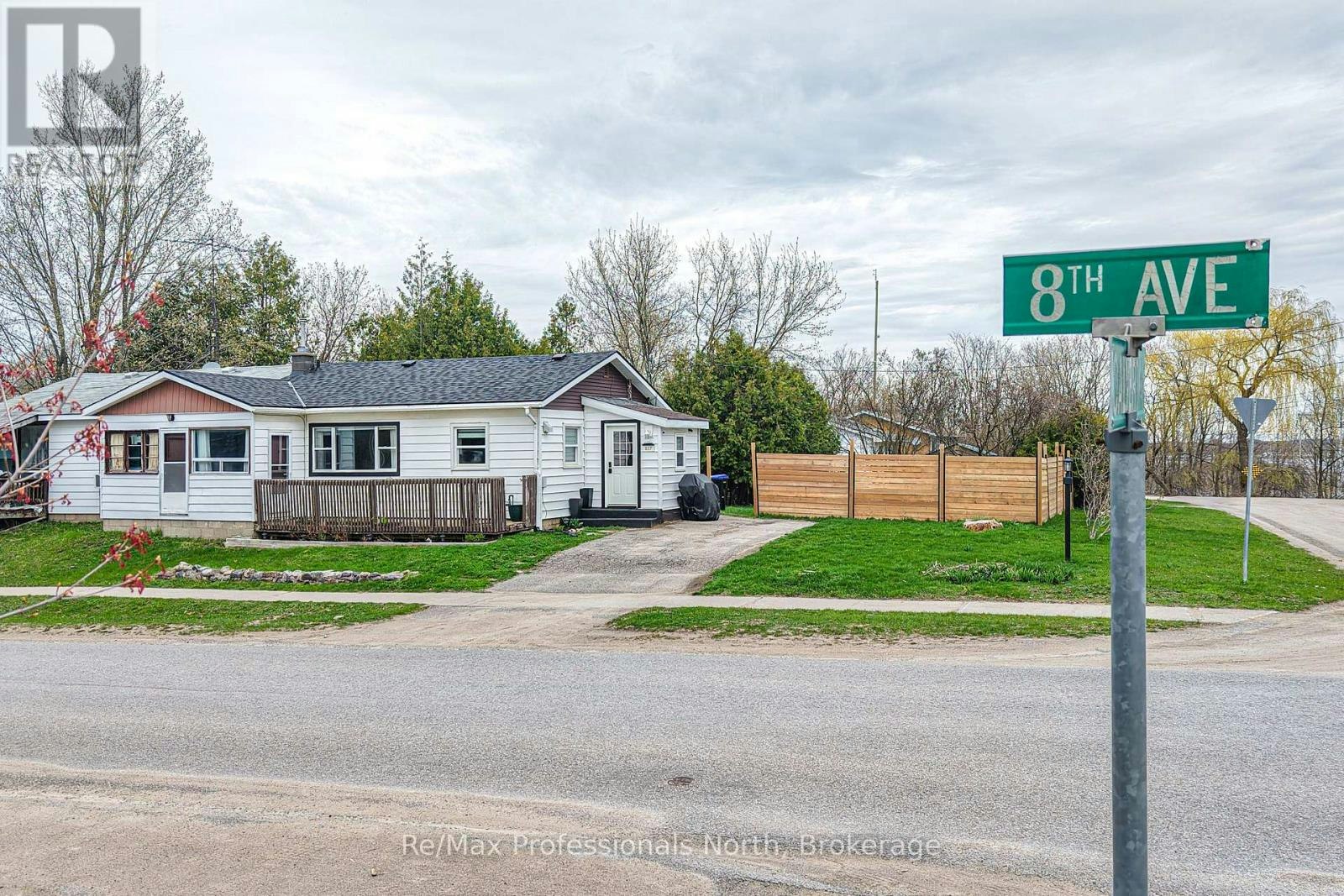 817 Eighth Avenue, Tay, ON, L0K 1R0