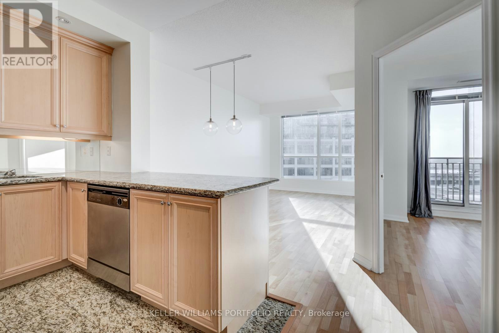 727-628 Fleet Street, Toronto, ON, M5V 1A8 - 5