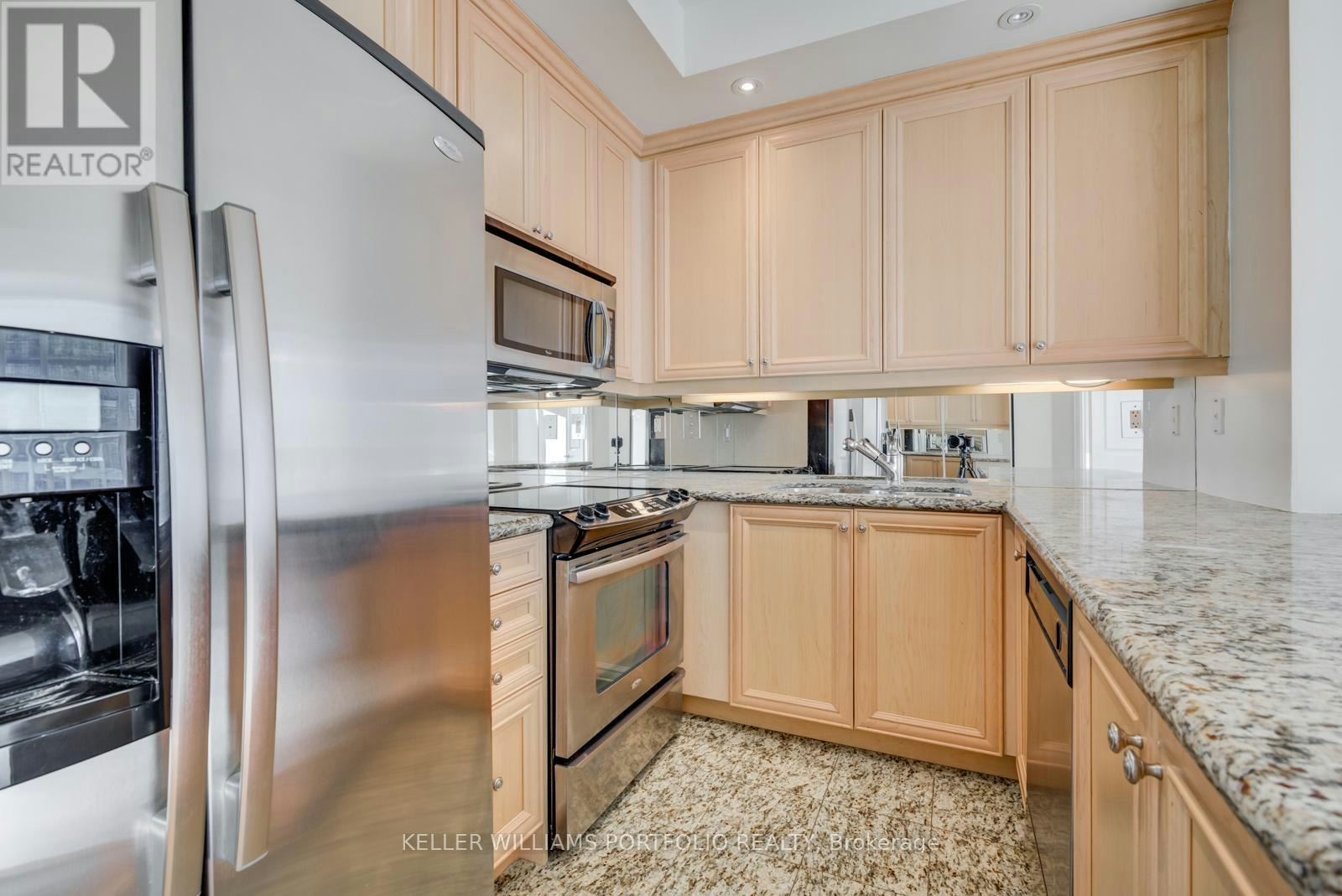 727-628 Fleet Street, Toronto, ON, M5V 1A8 - 6