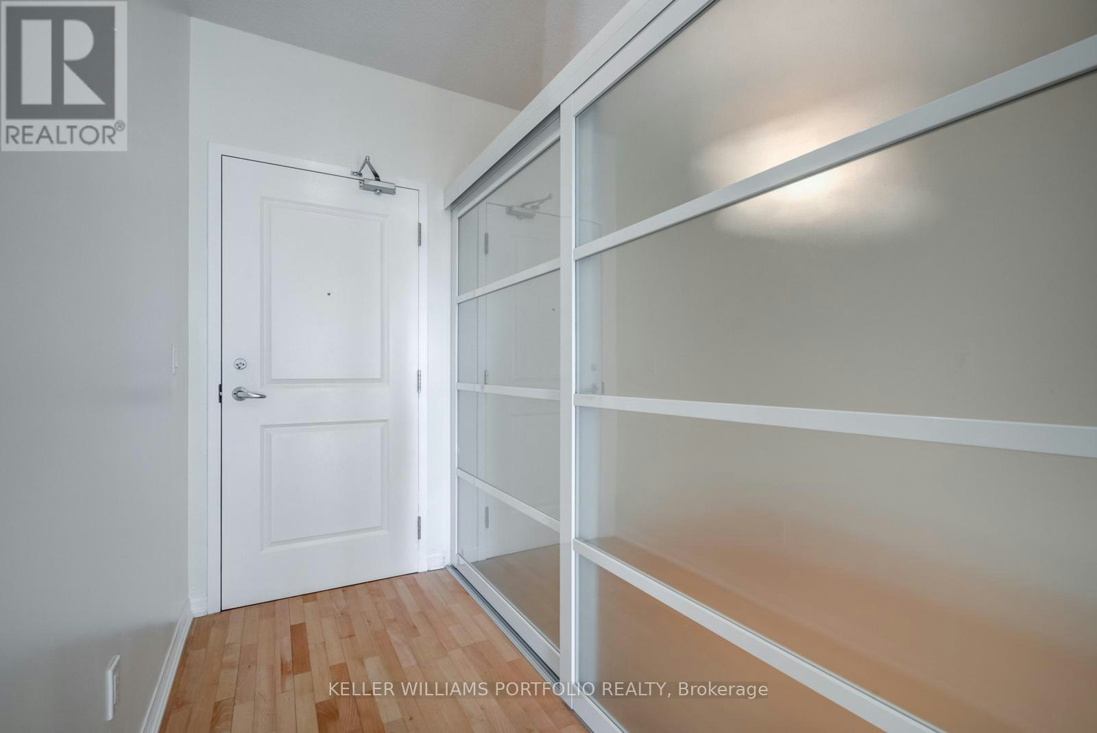727-628 Fleet Street, Toronto, ON, M5V 1A8 - 2