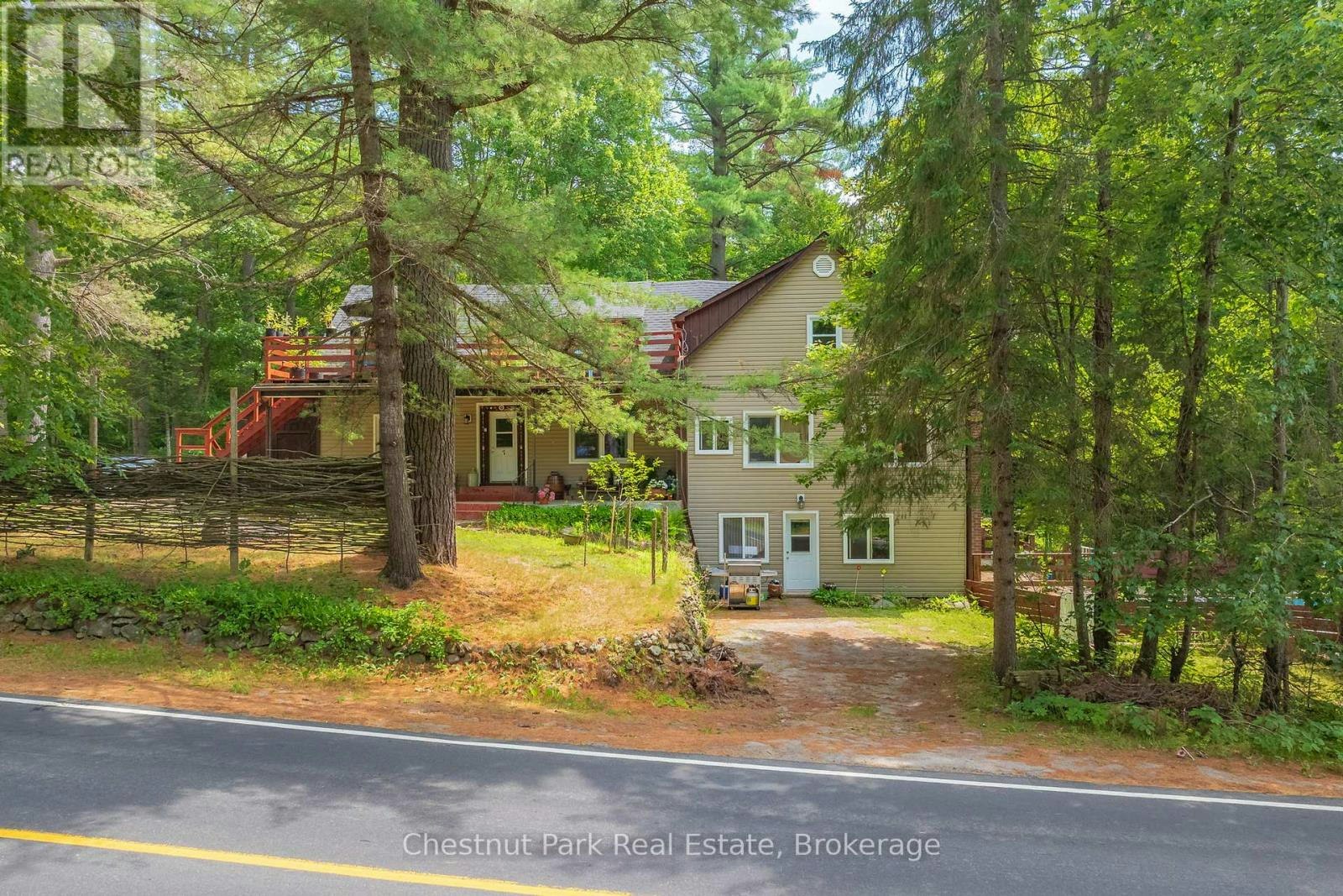 869 Muskoka 10 Road, Huntsville, ON, P0B 1L0