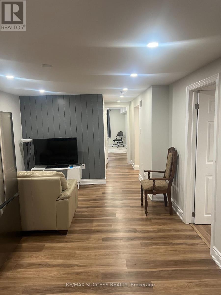 BASEMENT-583 Tedwyn Drive, Mississauga, ON, L5A 1K1 - 9