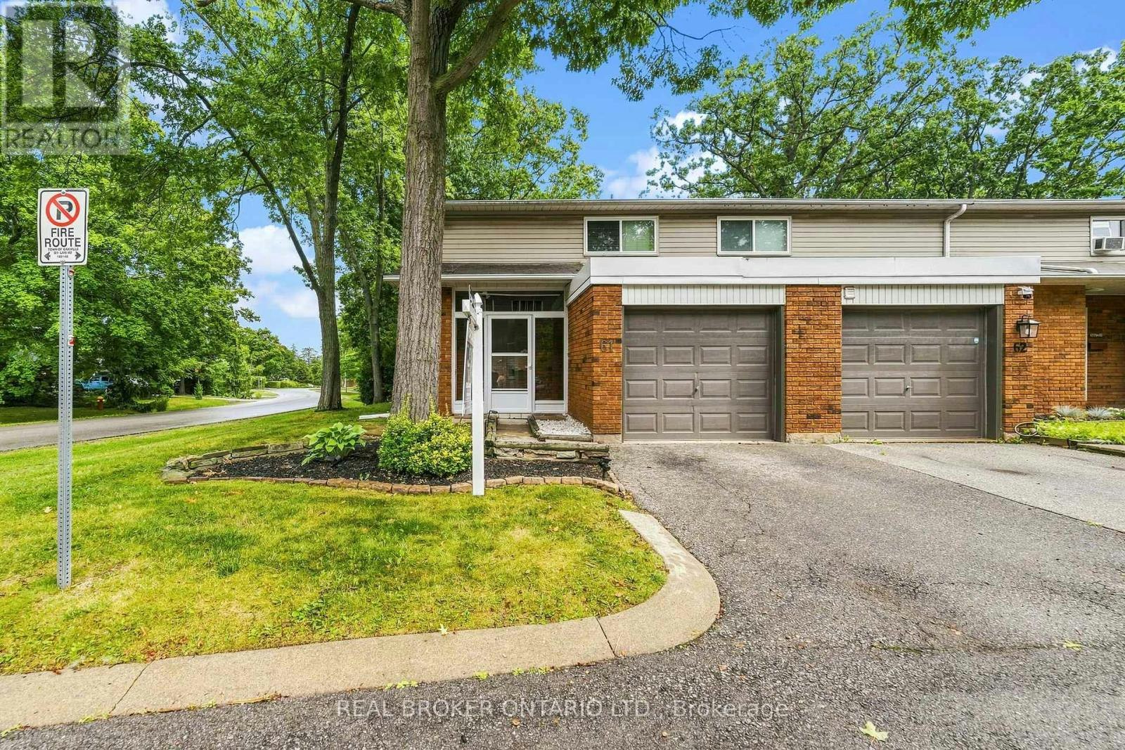 61-1270 Gainsborough Drive, Oakville, ON, L6H 2L2