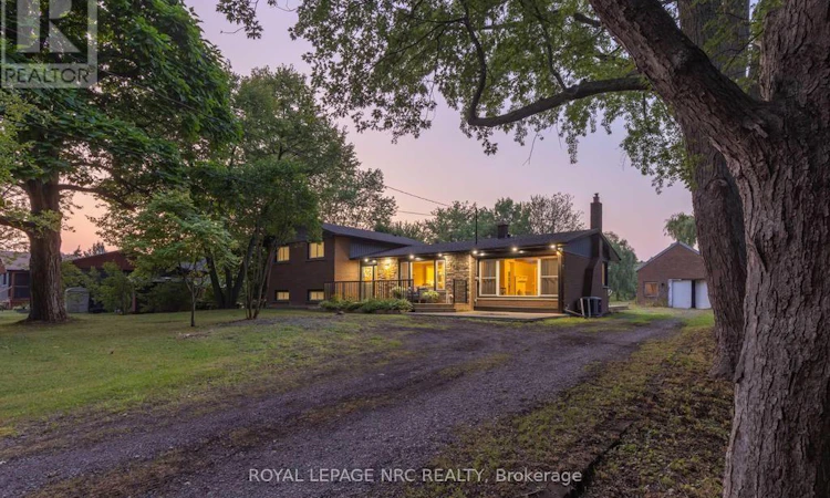2432 Port Robinson Road
