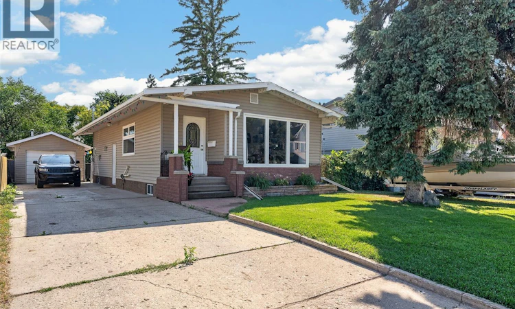 529 Athabasca Street W