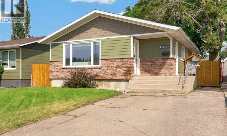 1214 Grandview Street W