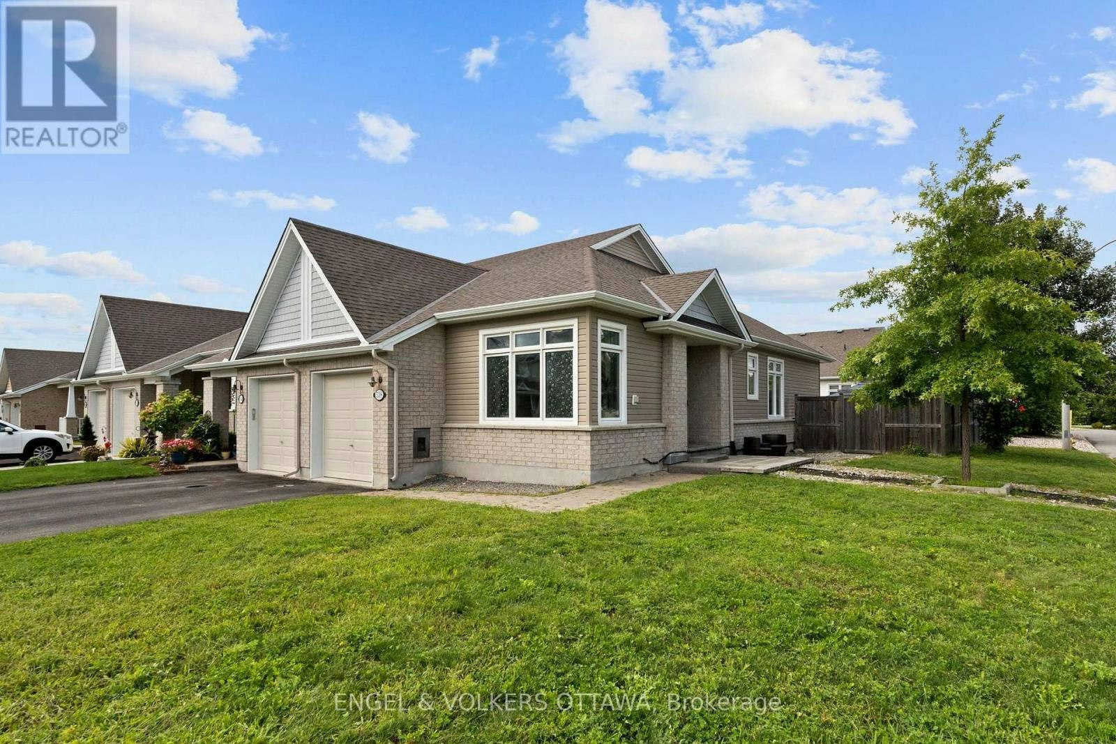 538 Silverbell Crescent, Ottawa, ON, K1T 0P1
