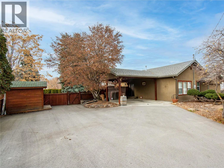 335 Middle Bench Road, Penticton, BC, V2A 8S8 - 2
