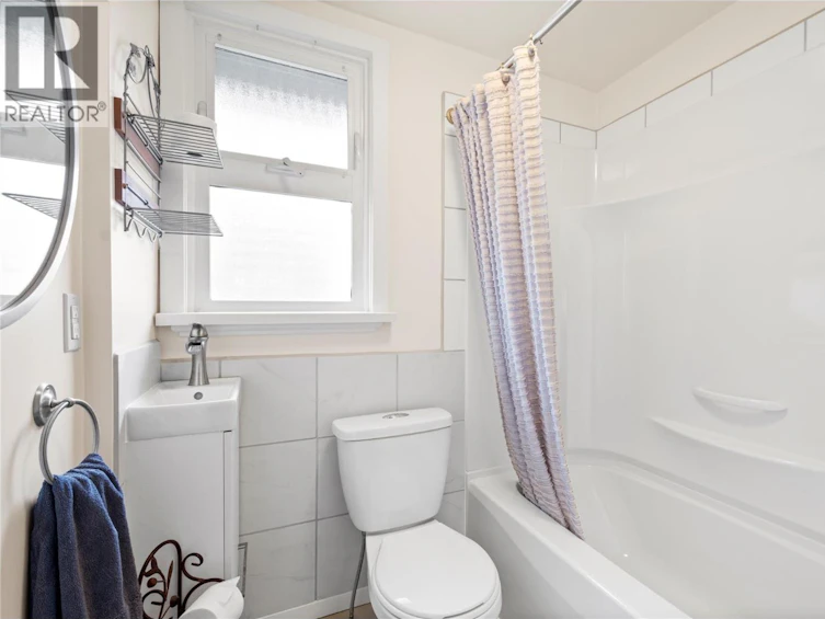 335 Middle Bench Road, Penticton, BC, V2A 8S8 - 18