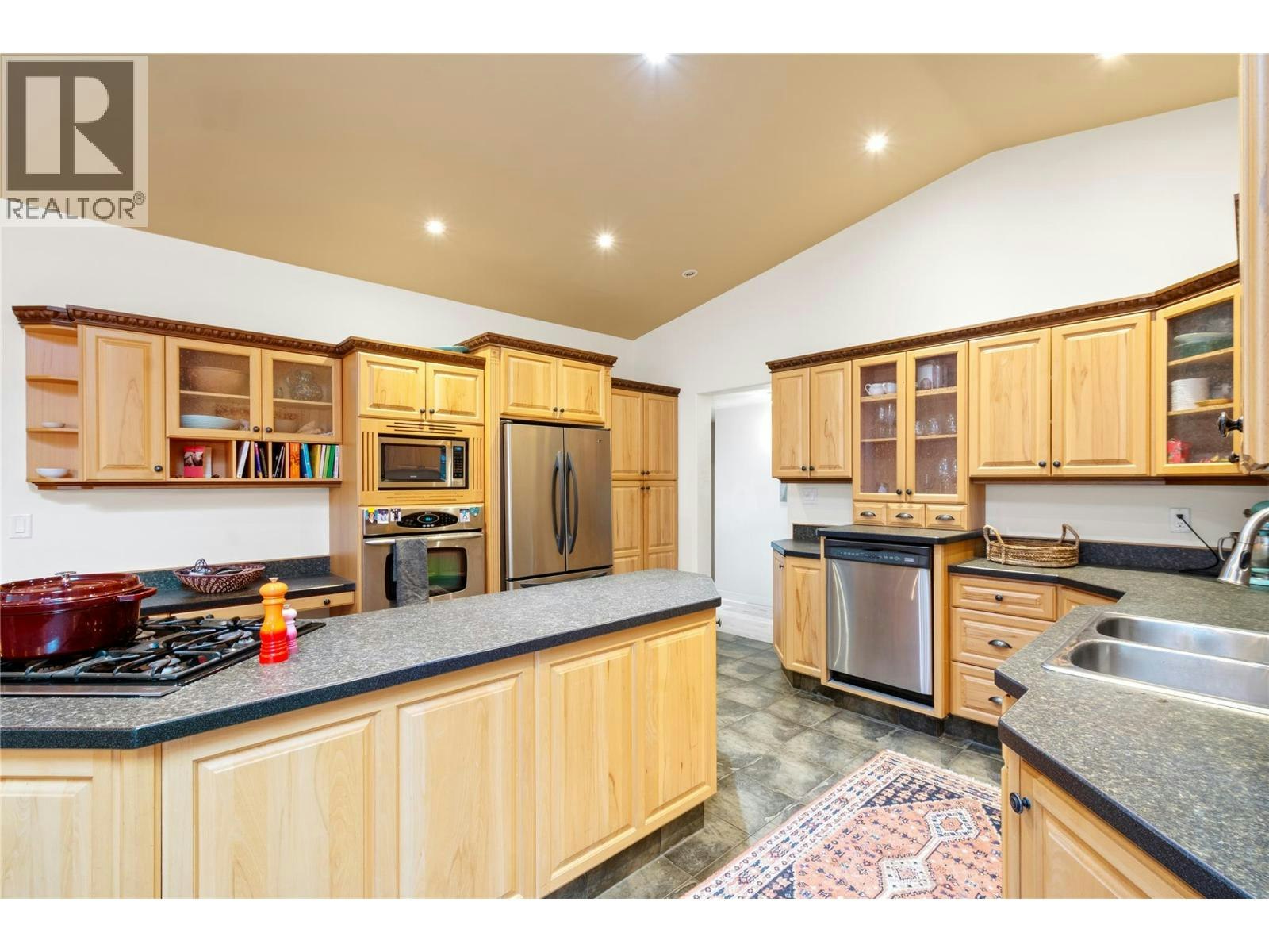335 Middle Bench Road, Penticton, BC, V2A 8S8 - 12