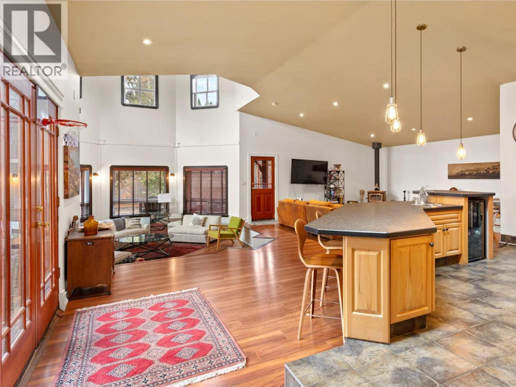 335 Middle Bench Road, Penticton, BC, V2A 8S8 - 6