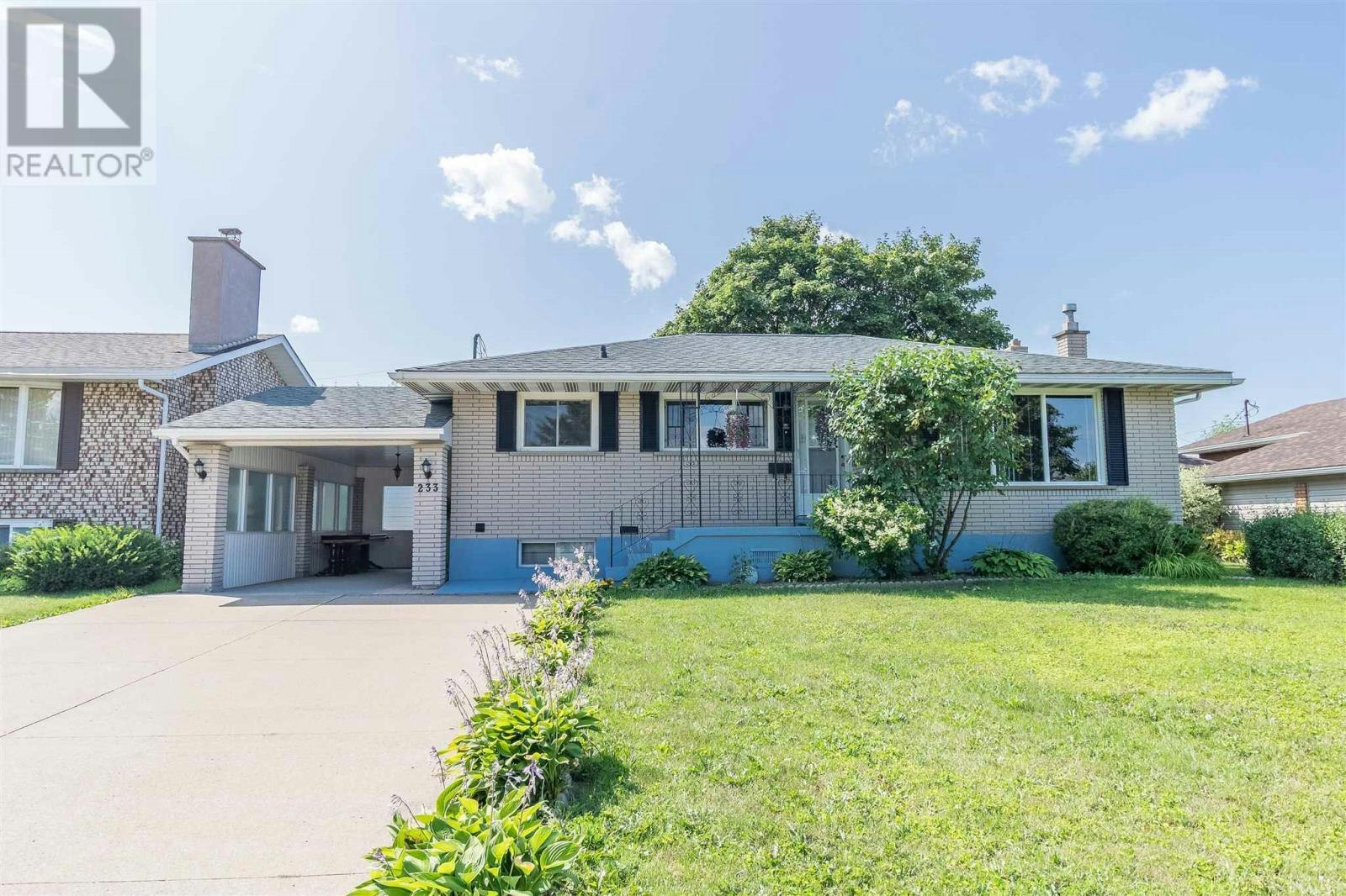 233 Grand Boulevard, Sault Ste. Marie, ON, P6B 4S9