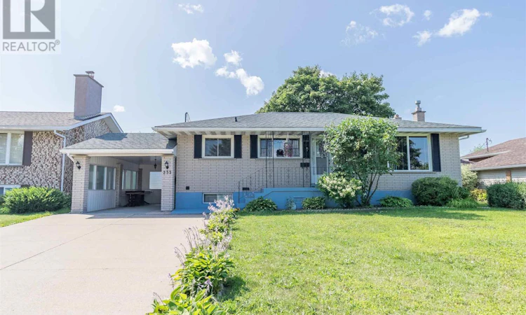 233 Grand Boulevard