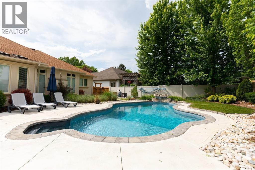 582 Riverside Drive, St. Clair, ON, N0N 1G0 - 9