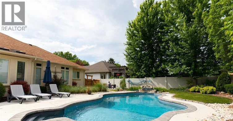 582 Riverside Drive, St. Clair, ON, N0N 1G0 - 9