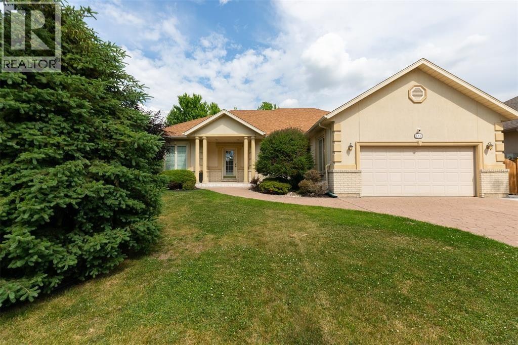 582 Riverside Drive, St. Clair, ON, N0N 1G0 - 2