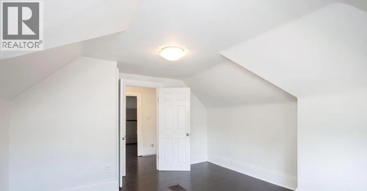 3-133 Park Row N, Hamilton, ON, L8H 4E7 - 8